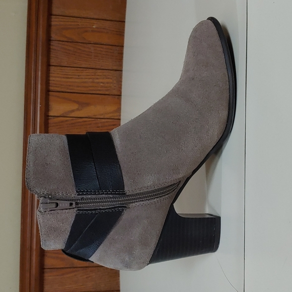 Giani Bernini Leather Short Booties 7.5M - Picture 9 of 17